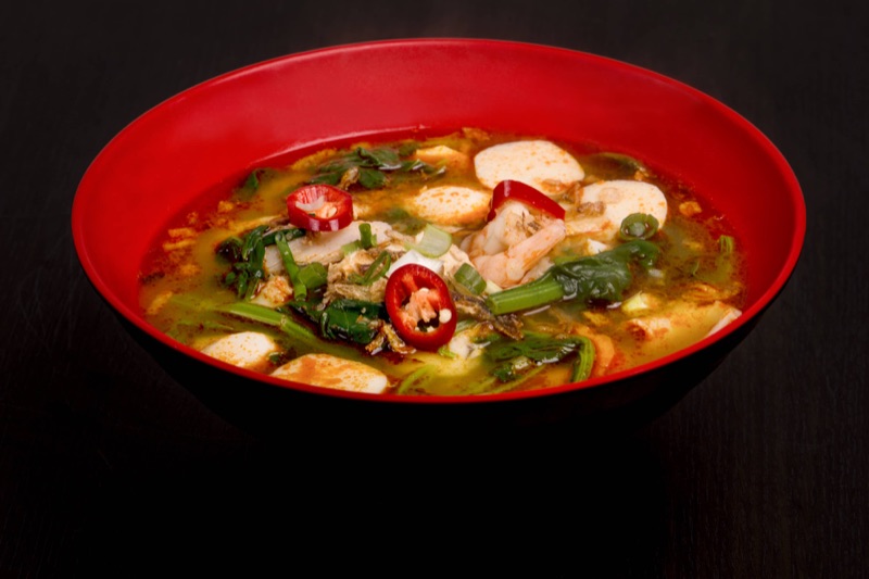 Stir-fried noodles with fresh vegetables