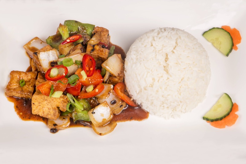 Stir-fried bean curd in black bean sauce